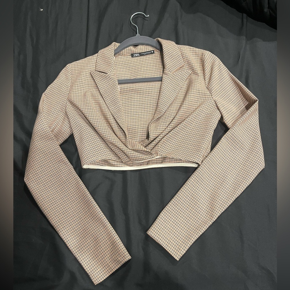 ZARA Long-sleeve Low-cut Plaid top
